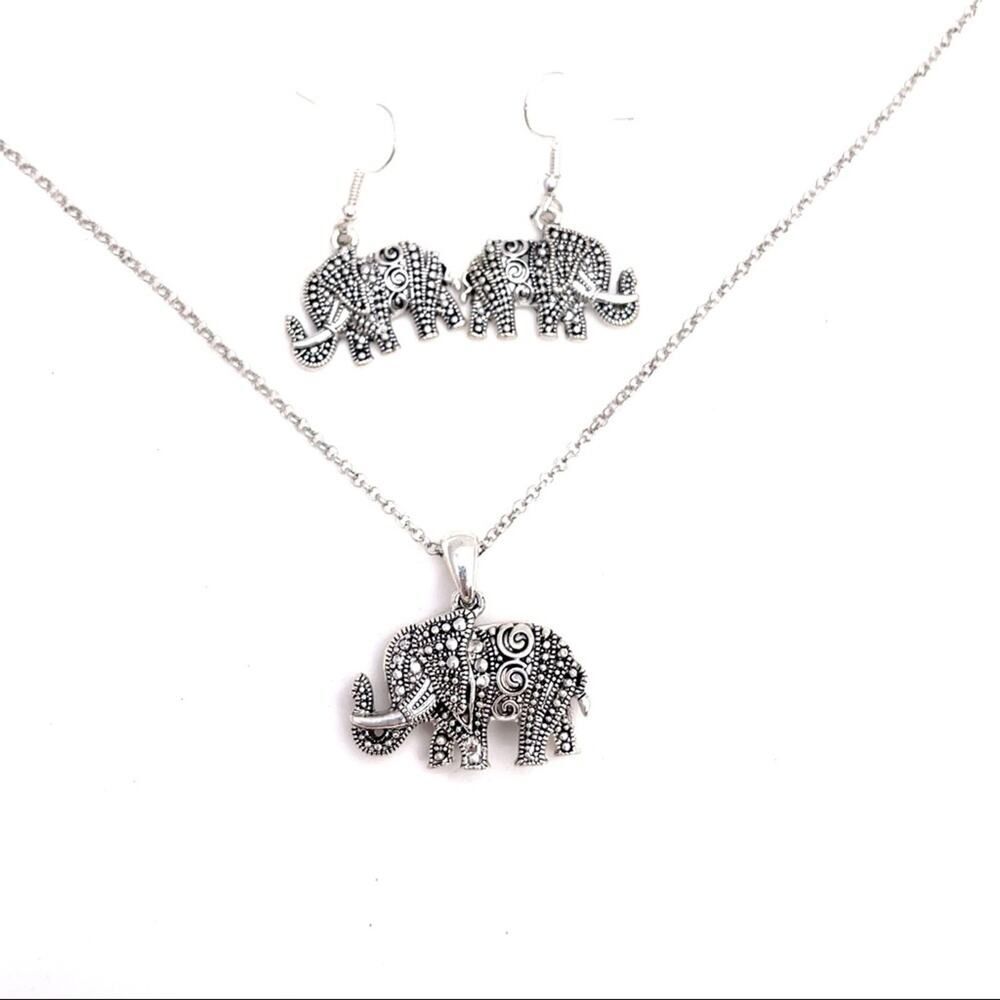 Periwinkle by Barlow elephant silver necklace earrings set